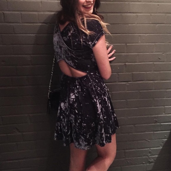 Blue crossed back velvet Dress - Picture 5 of 5